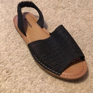 Arizona Jean co sandals